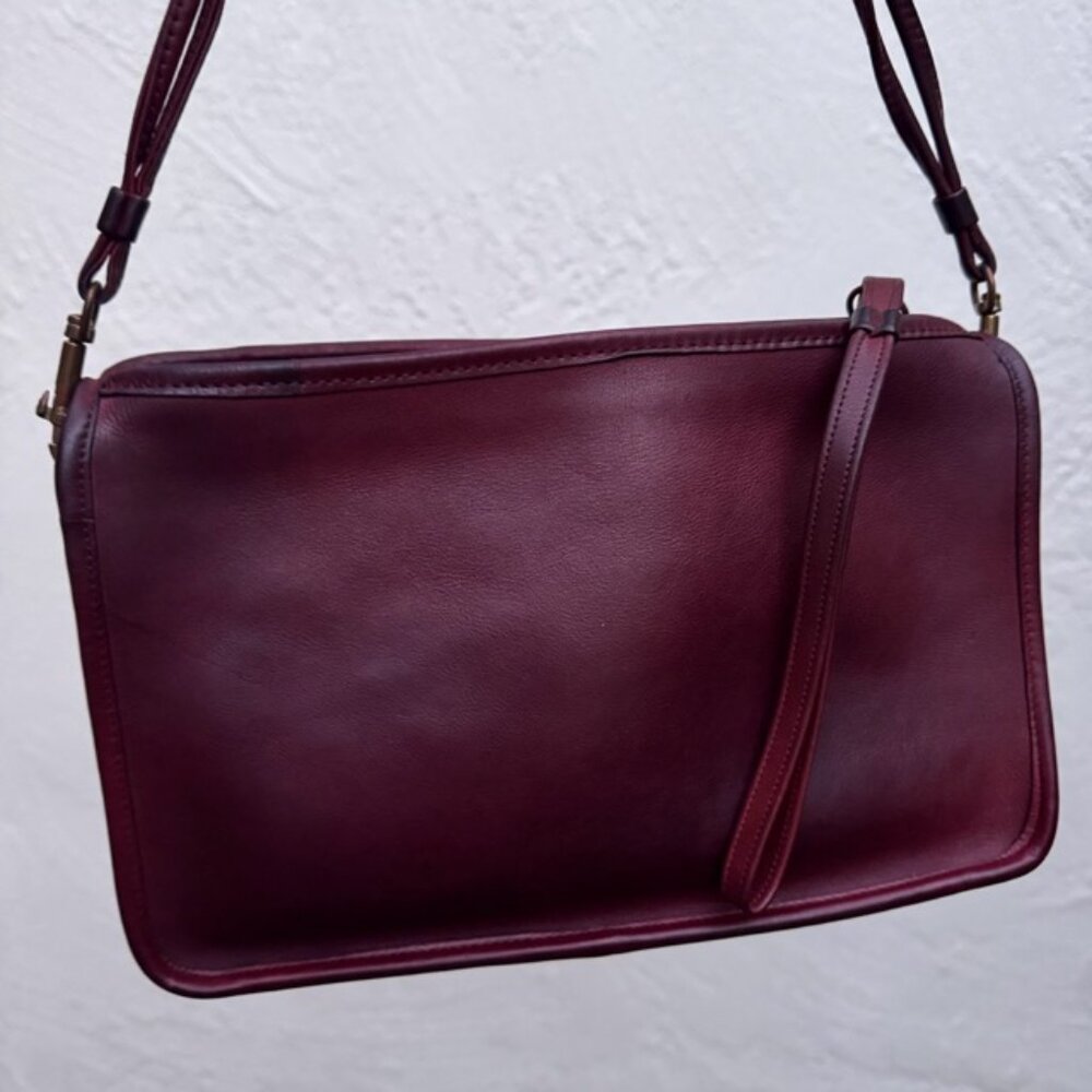 Auth Vintage Coach Burgundy Basic 9455 NYC Clutch Shoulder Bag
